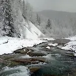 Semesterbostad під горою 2