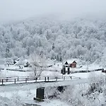 під горою 2 * Sheshory