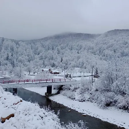 Сasa de vacaciones під горою 2