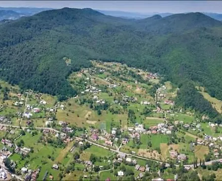 під горою 2 Сasa de vacaciones