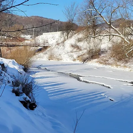 Сasa de vacaciones під горою 2 *