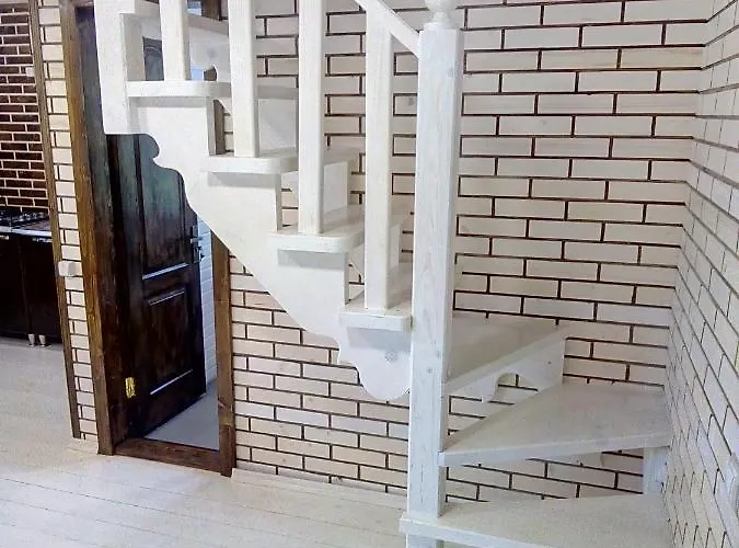 під горою 2 度假居 舍绍里
